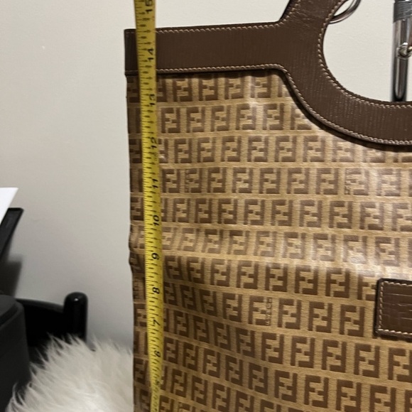 SOLD 🎉Fendi authentic bag FF brown purse - Picture 3 of 11